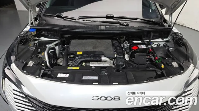 Peugeot 5008 2nd Gen — Фото автомобиля 9