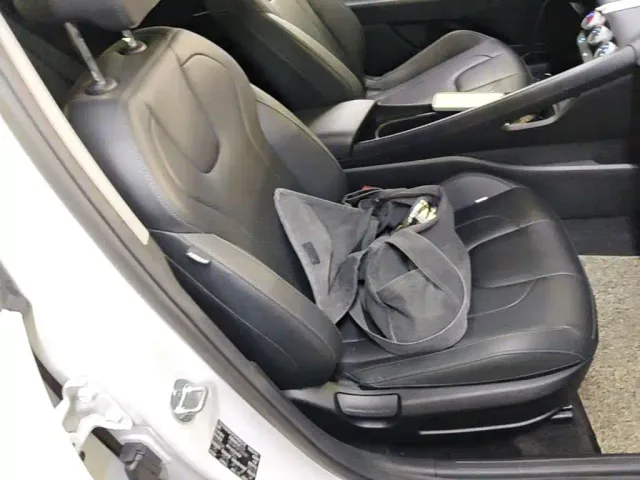 Hyundai Elantra — Фото автомобиля 24