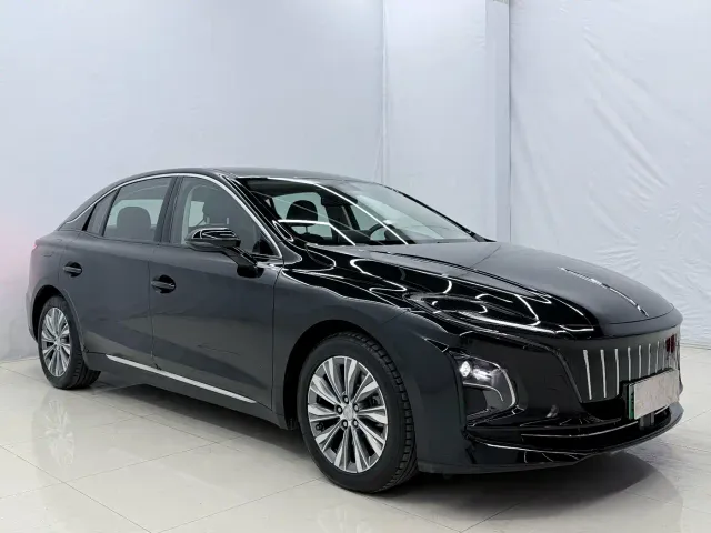 Hongqi E-QM5 — Фото автомобиля 3