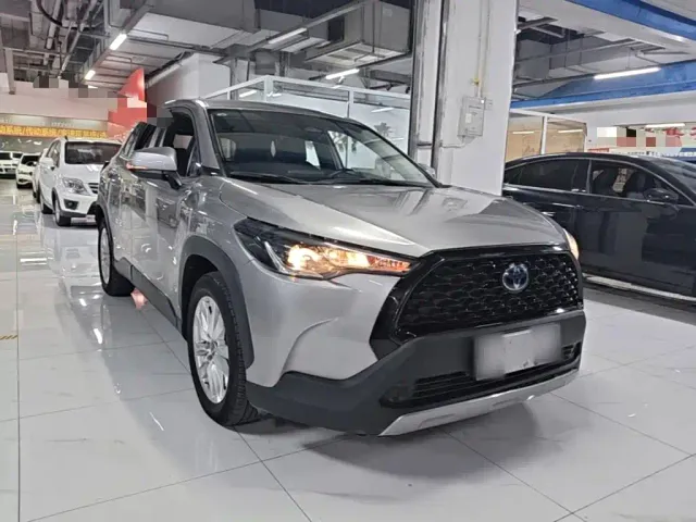 Toyota Corolla Cross — Фото автомобиля 3