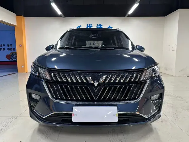 Wuling Jiachen — Фото автомобиля 2