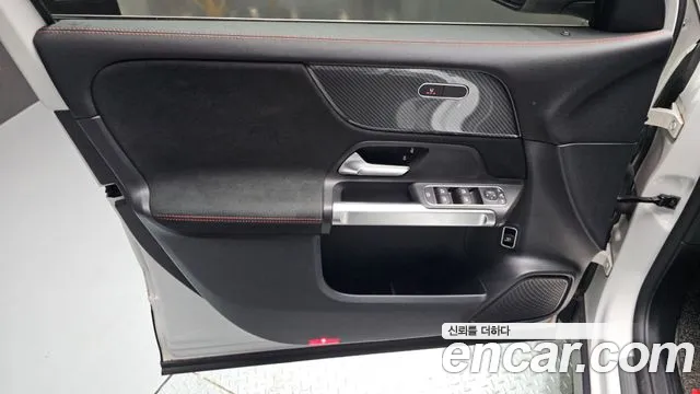 Mercedes-Benz GLB-Class — Фото автомобиля 4