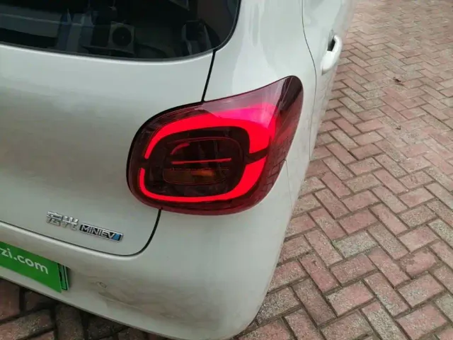 Wuling Hongguang Mini EV — Фото автомобиля 7