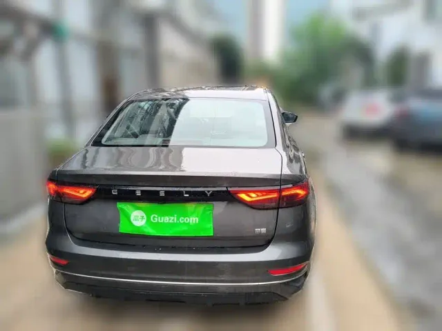 Geely Emgrand — Фото автомобиля 3