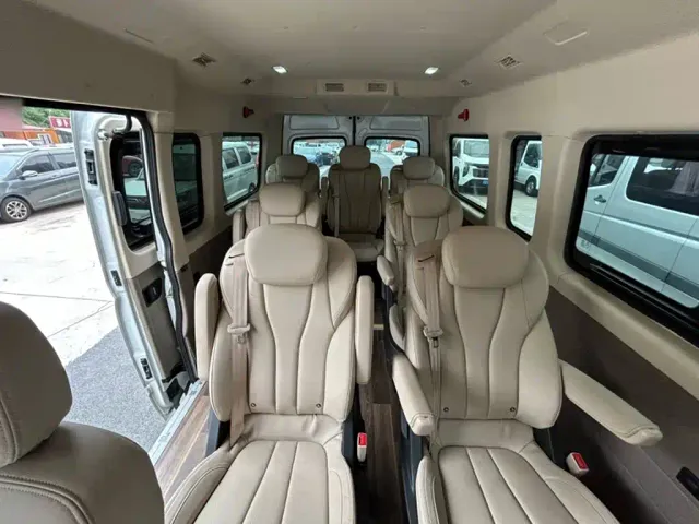 Maxus Xintu V80 — Фото автомобиля 2