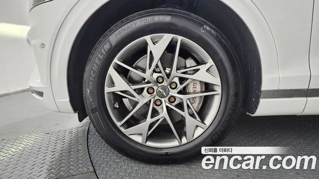 Genesis GV70 2.5T Бензин AWD — Фото автомобиля 4