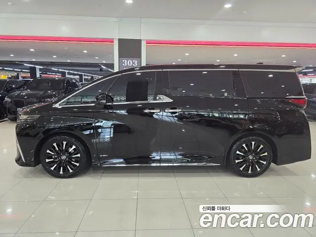 Toyota Alphard — Фото автомобиля 16