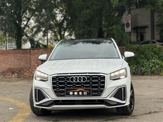 Audi Q2L — Фото автомобиля 4