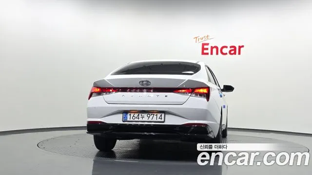 Hyundai Avante CN7 — Фото автомобиля 4