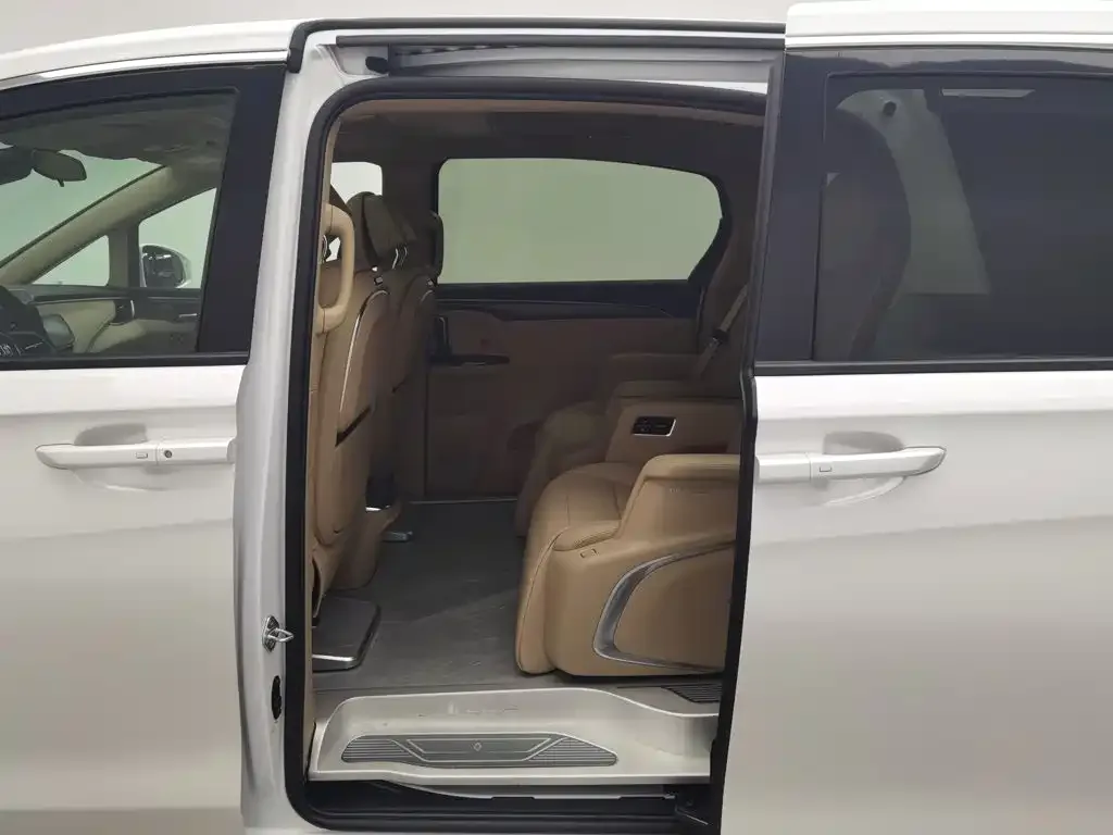 Buick Buick GL8 New Energy 2025 Land Honor Premium Edition 7-Seater — Фото автомобиля 15