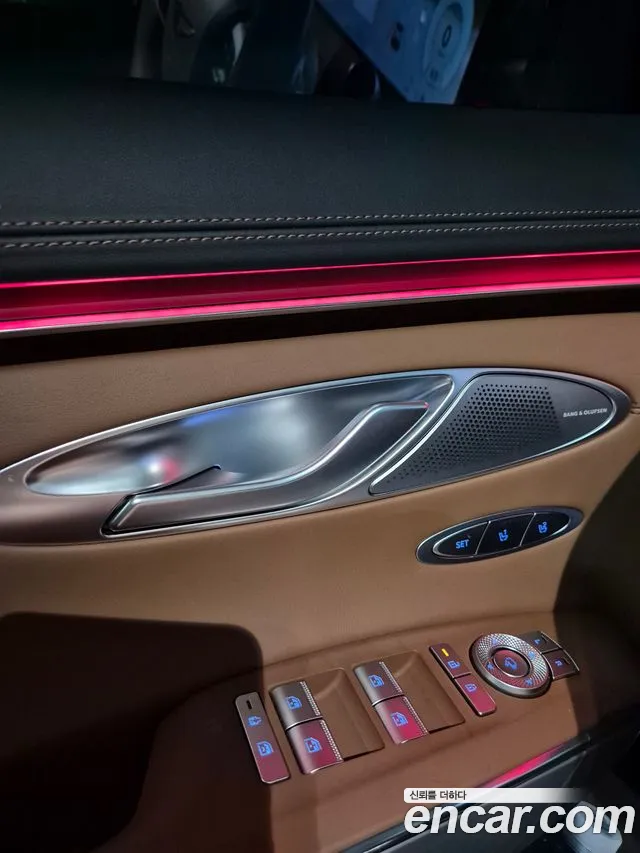 Genesis GV70 — Фото автомобиля 10