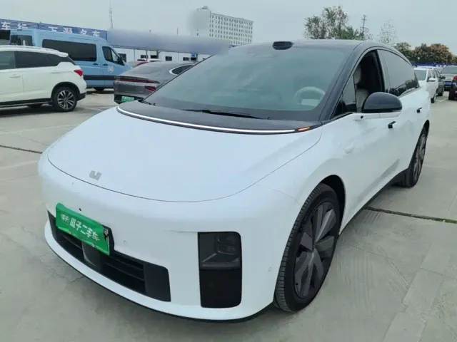 Фотография автомобиля — Li Auto i6