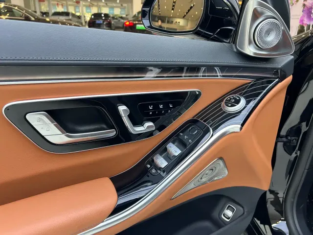 Mercedes-Benz S-Class — Фото автомобиля 10