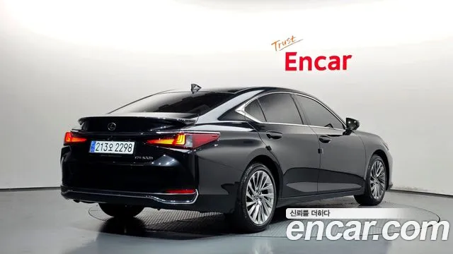 Lexus ES 7th Gen — Фото автомобиля 2