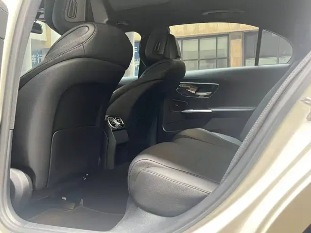 Mercedes-Benz C-Class — Фото автомобиля 10