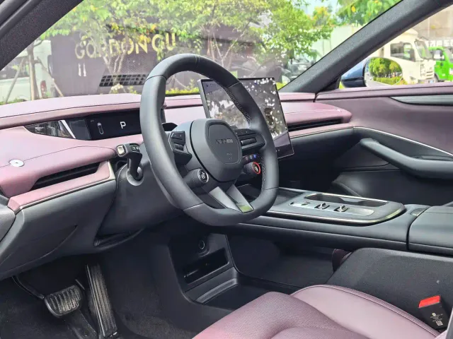 Xiaomi SU7 — Фото автомобиля 11