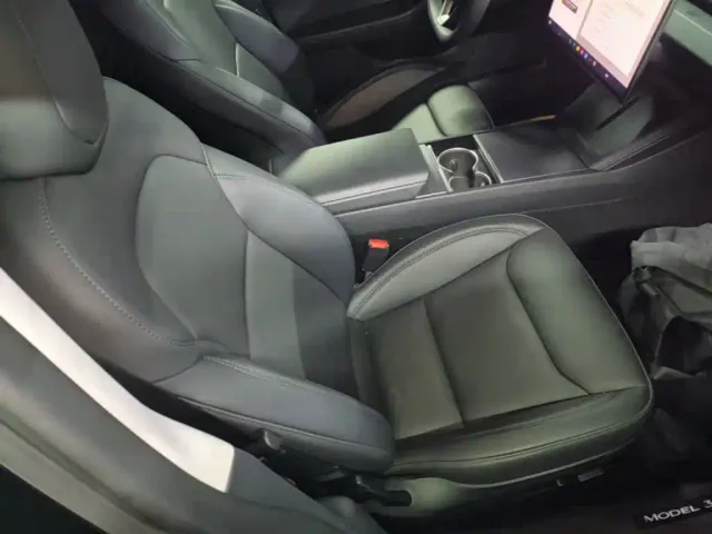 Tesla Model 3 — Фото автомобиля 24