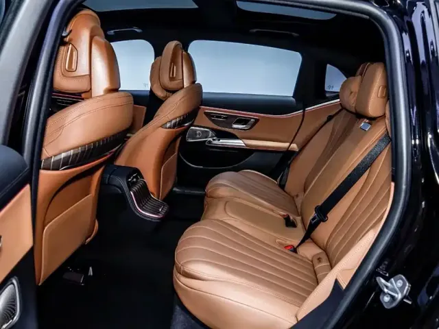 Mercedes-Benz E-Class — Фото автомобиля 10