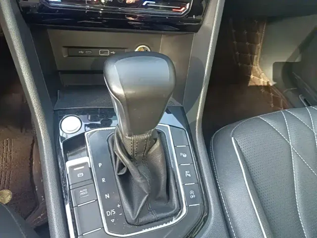 Volkswagen Tiguan L — Фото автомобиля 13
