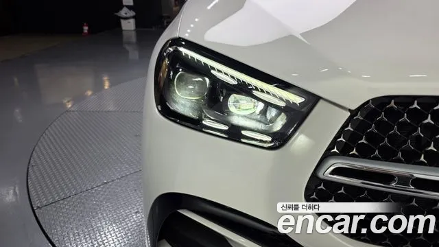 Mercedes-Benz GLE-Class — Фото автомобиля 17