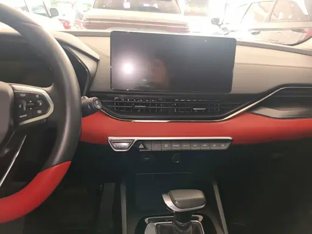 Geely Emgrand S — Фото автомобиля 12