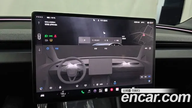 Tesla Model 3 — Фото автомобиля 24