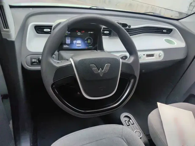 Wuling Hongguang Mini EV — Фото автомобиля 6