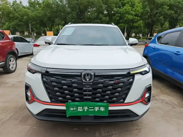 Changan CS35 Plus — Фото автомобиля 2