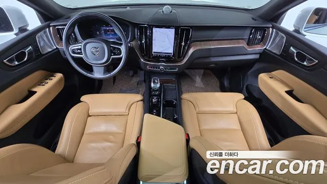 Вольво XC60 — Фото автомобиля 5