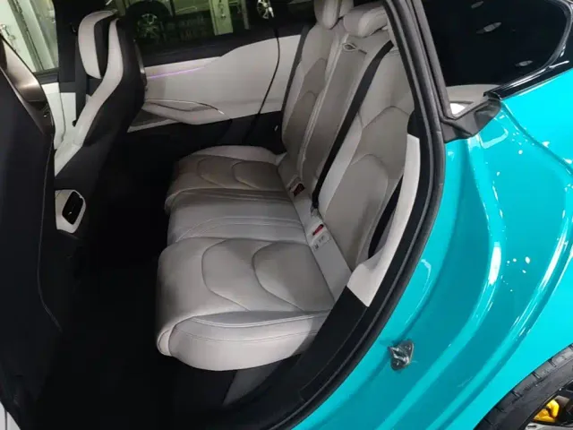 Xiaomi SU7 — Фото автомобиля 16