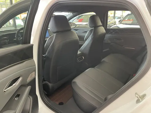 BYD Qin L — Фото автомобиля 5