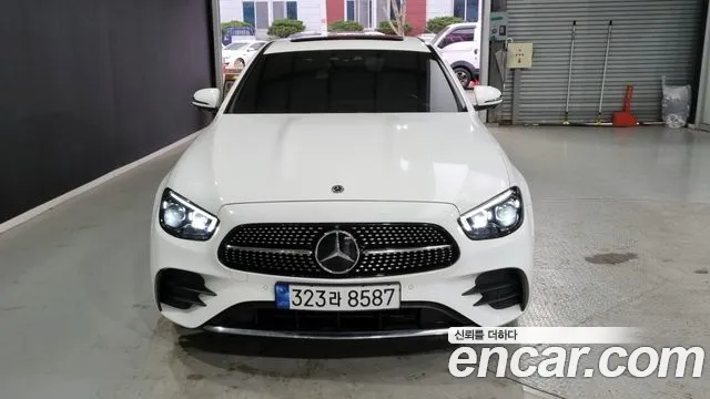 Фотография автомобиля — Mercedes-Benz E-Class