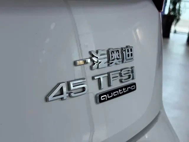 Audi Q5L — Фото автомобиля 6