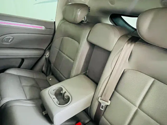 IM Motors LS6 — Фото автомобиля 14