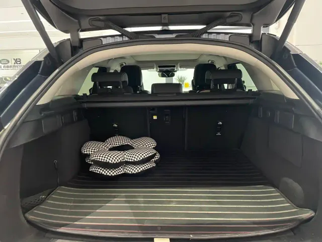 Land Rover Range Rover Velar — Фото автомобиля 12