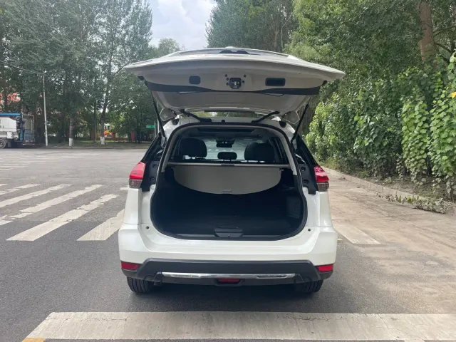 Nissan X-Trail — Фото автомобиля 8