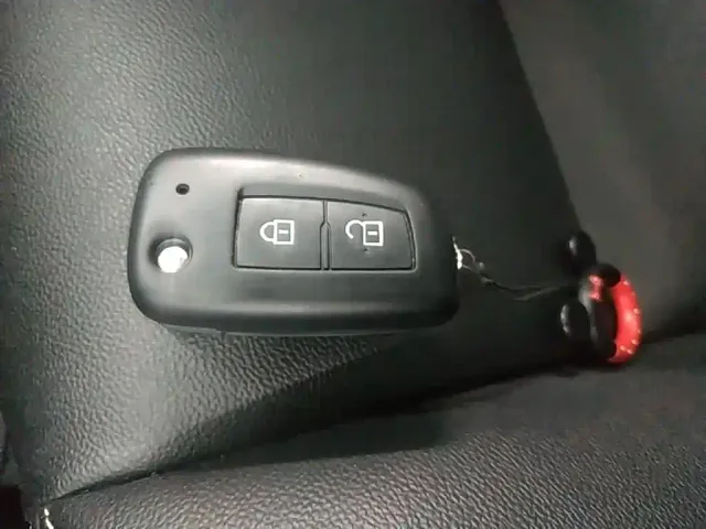 Nissan Tiida 2021 1.6L CVT Cool Edition — Фото автомобиля 8