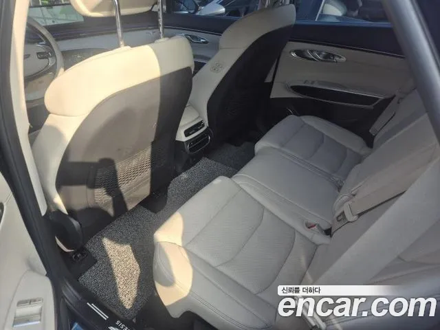 Genesis GV70 — Фото автомобиля 13