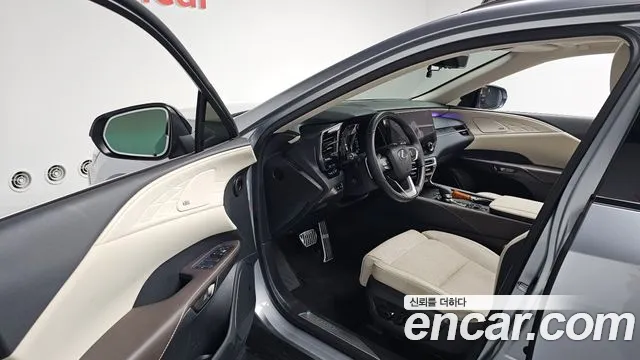 Lexus RX — Фото автомобиля 9