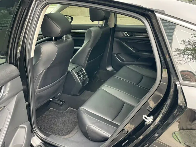 Honda Accord — Фото автомобиля 9