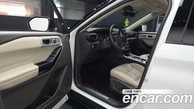 Ford Explorer Explorer 6 поколение 3.0 Platinum 4WD — Фото автомобиля 10