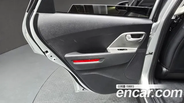 Kia Niro Niro Plus Air — Фото автомобиля 25