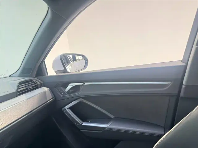 Audi Q3 — Фото автомобиля 15