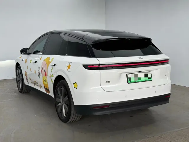 Li Auto Li Auto i6 2025 4WD Base Model — Фото автомобиля 5