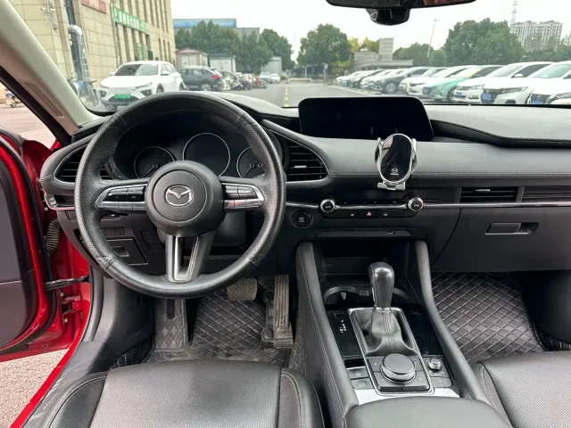 Mazda Axela — Фото автомобиля 25