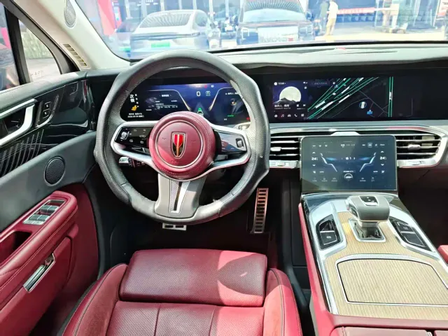 Hongqi E-HS9 — Фото автомобиля 11