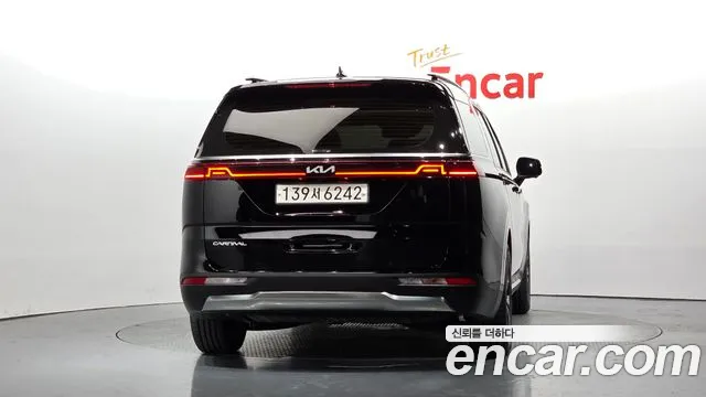 Kia Carnival 4th Gen — Фото автомобиля 4