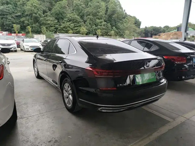 Volkswagen Passat — Фото автомобиля 4