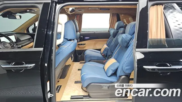 Kia Carnival Generation 4 — Фото автомобиля 11