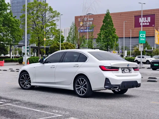 BMW 3 Series — Фото автомобиля 4